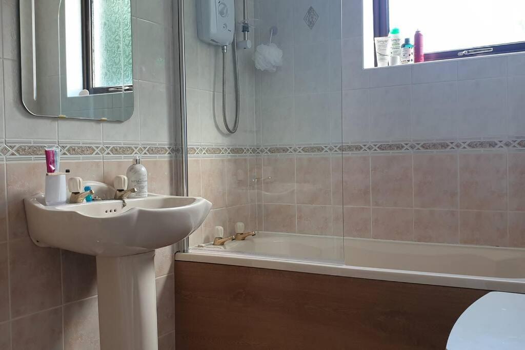 Seafront Apartment, Ground Floor, Free Parking Newcastle  Eksteriør billede